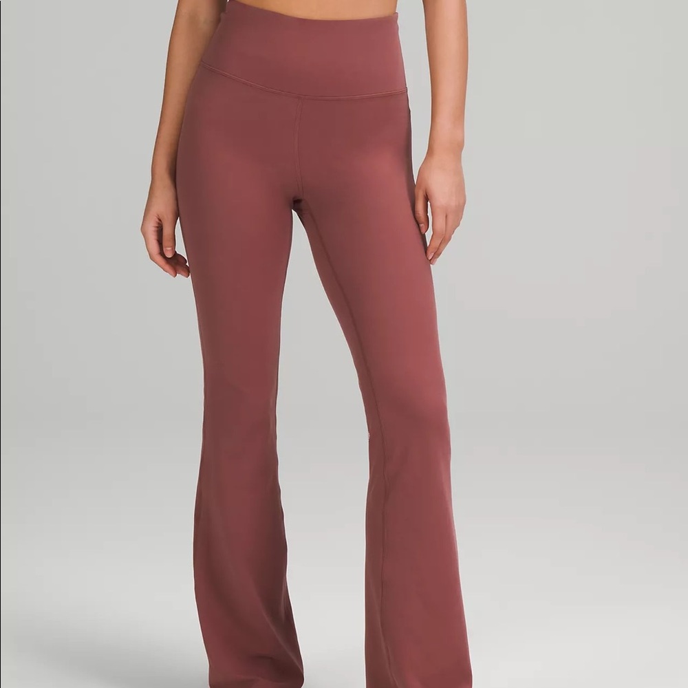 Lululemon Groove Super-High-Rise Flared Pant Nulu